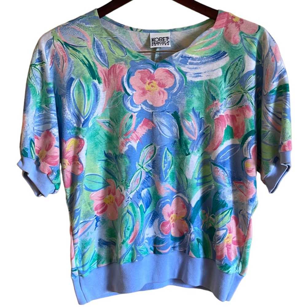 Vintage floral scalloped neck short sleeve top